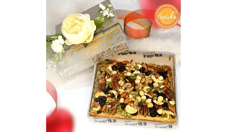 Golden Foil Nutty Valentine Box,100 AED