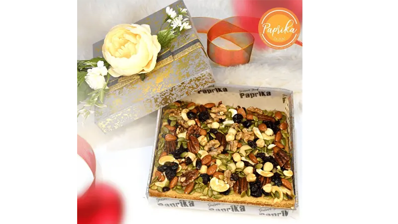 Golden Foil Nutty Valentine Box,100 AED