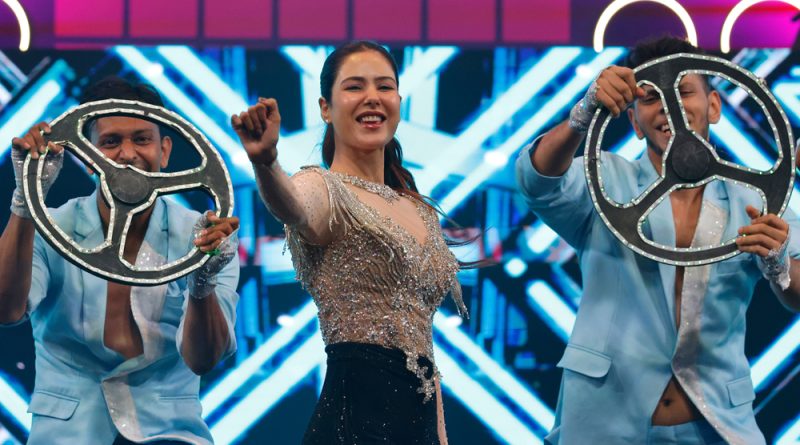 Bollywood superstar Sonam Bajwa performing at the DP World ILT20 Season 3 opening ceremony at the Dubai International Stadium