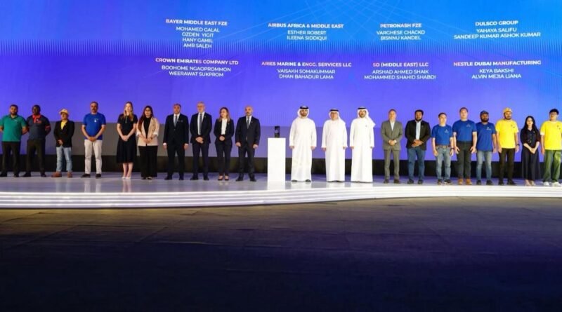 Mansoor bin Mohammed honours the winners of the sixth edition of the Taqdeer Award