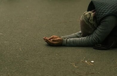 Dubai Police Arrest Man with Dh20,000 During Ramadan Anti-Begging Crackdown